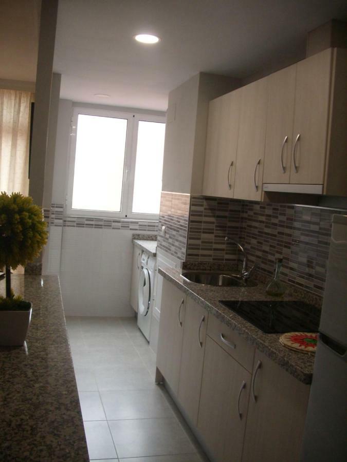 말라가 Paseo Maritimo De Poniente 아파트 외부 사진